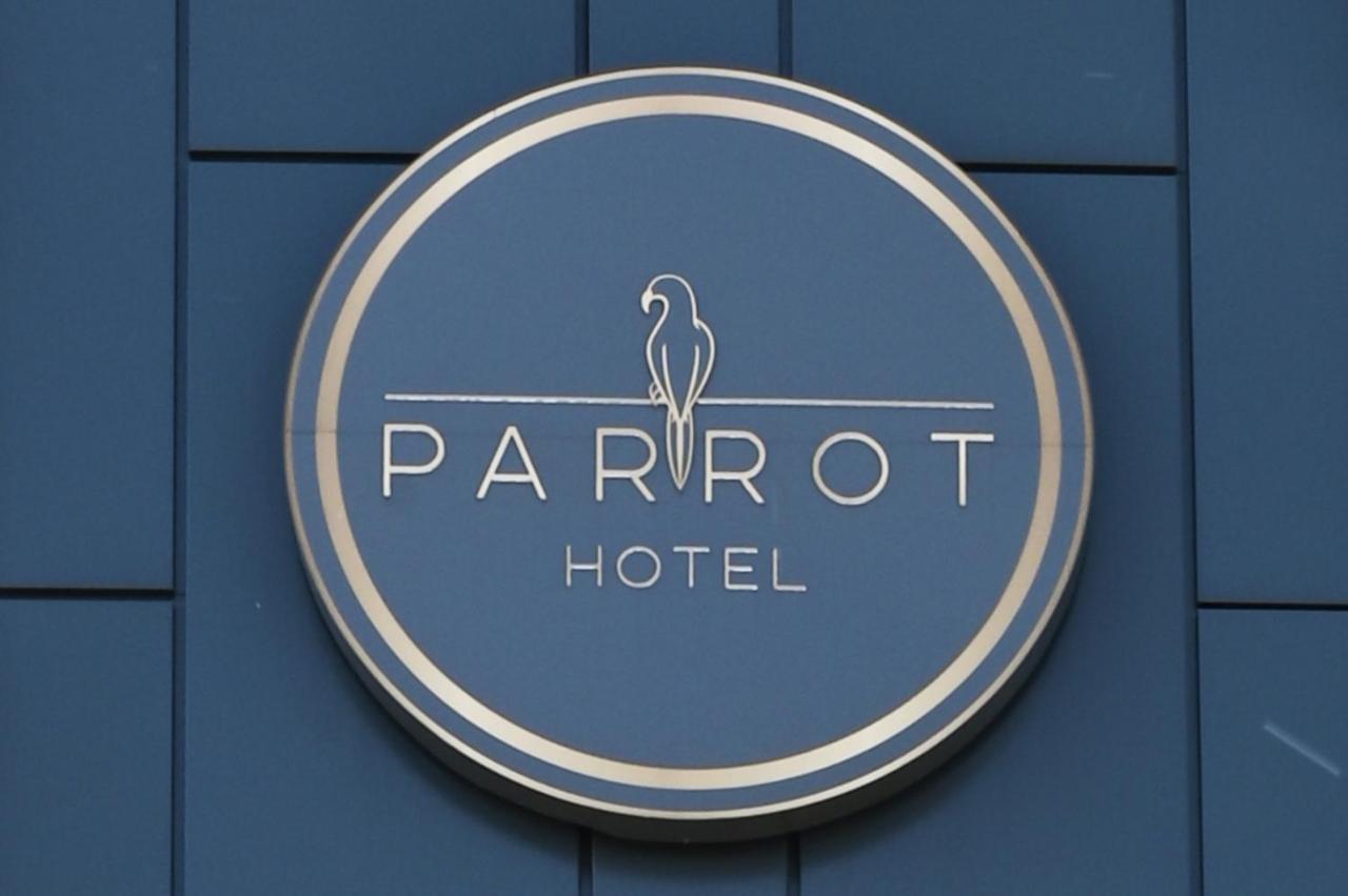 Hotel Parrot Raszyn Exteriör bild